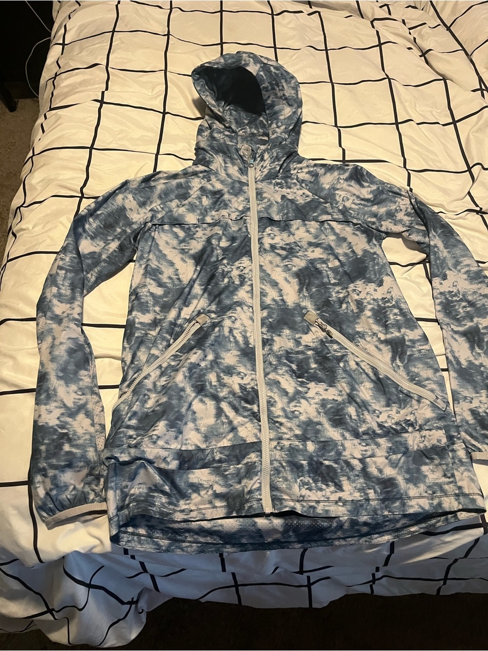 Lululemon Pack It Up Jacket Blue Tie Dye Hooded Windbreaker Size 6